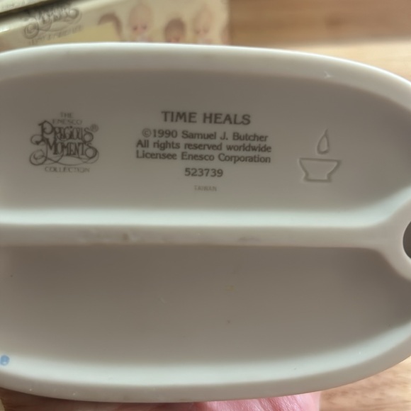 Precious Moments 523739 - Picture 3 of 3